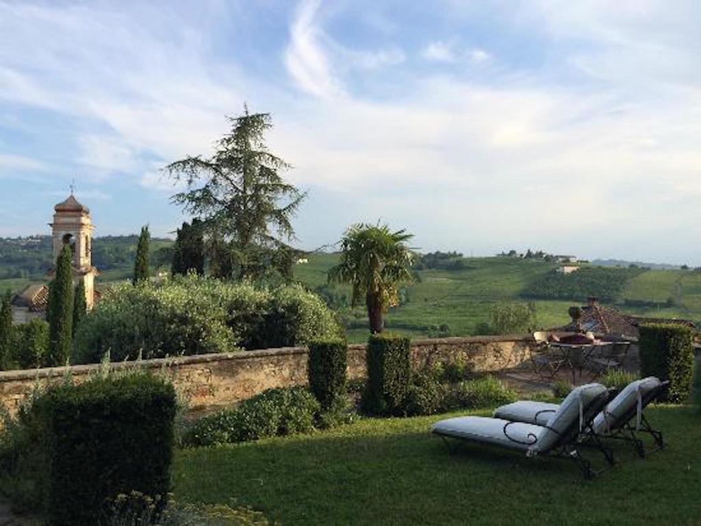 Bed and Breakfast Castello Di Coazzolo Neive Zewnętrze zdjęcie